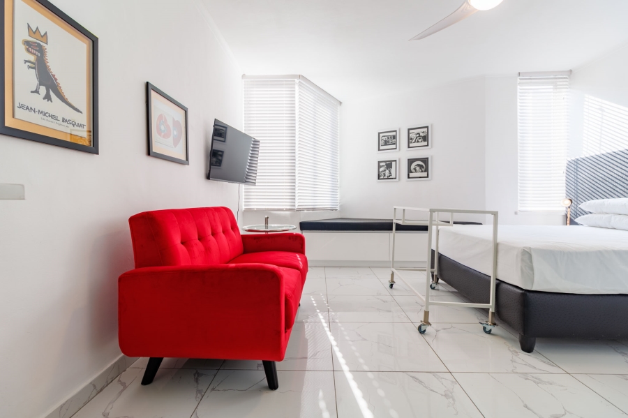1 Bedroom Property for Sale in Sea Point Western Cape